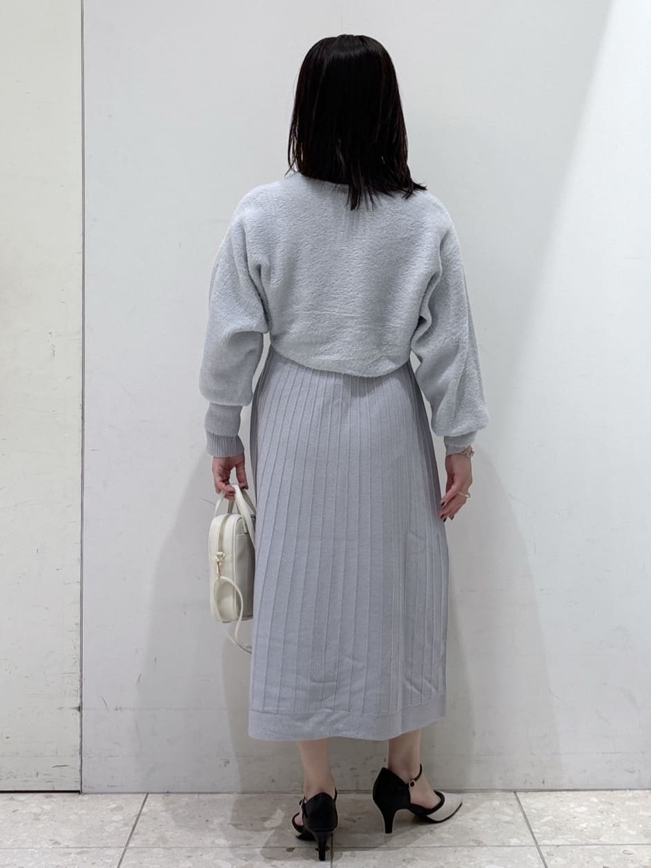 mameさんの「OPAQUE.CLIP｜ラメフェザープルオーバーセット ニットワンピース【洗濯機OK】《XS～LL》」を使ったコーディネート