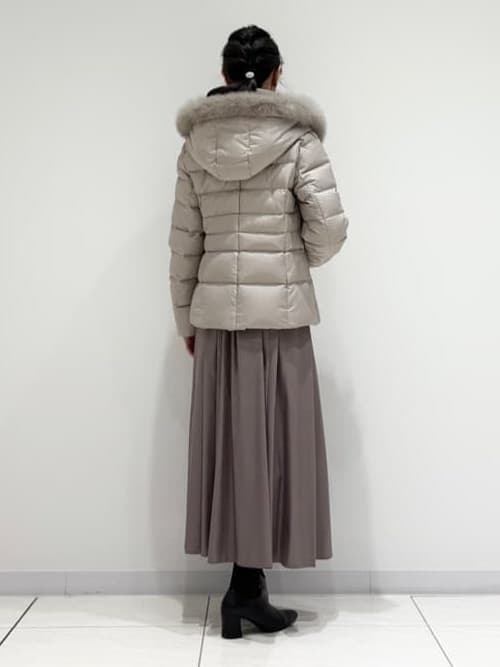 kayoさんの「INDIVI｜【名品／撥水／抗菌防臭】ショート丈リサイクルダウンコート」を使ったコーディネート