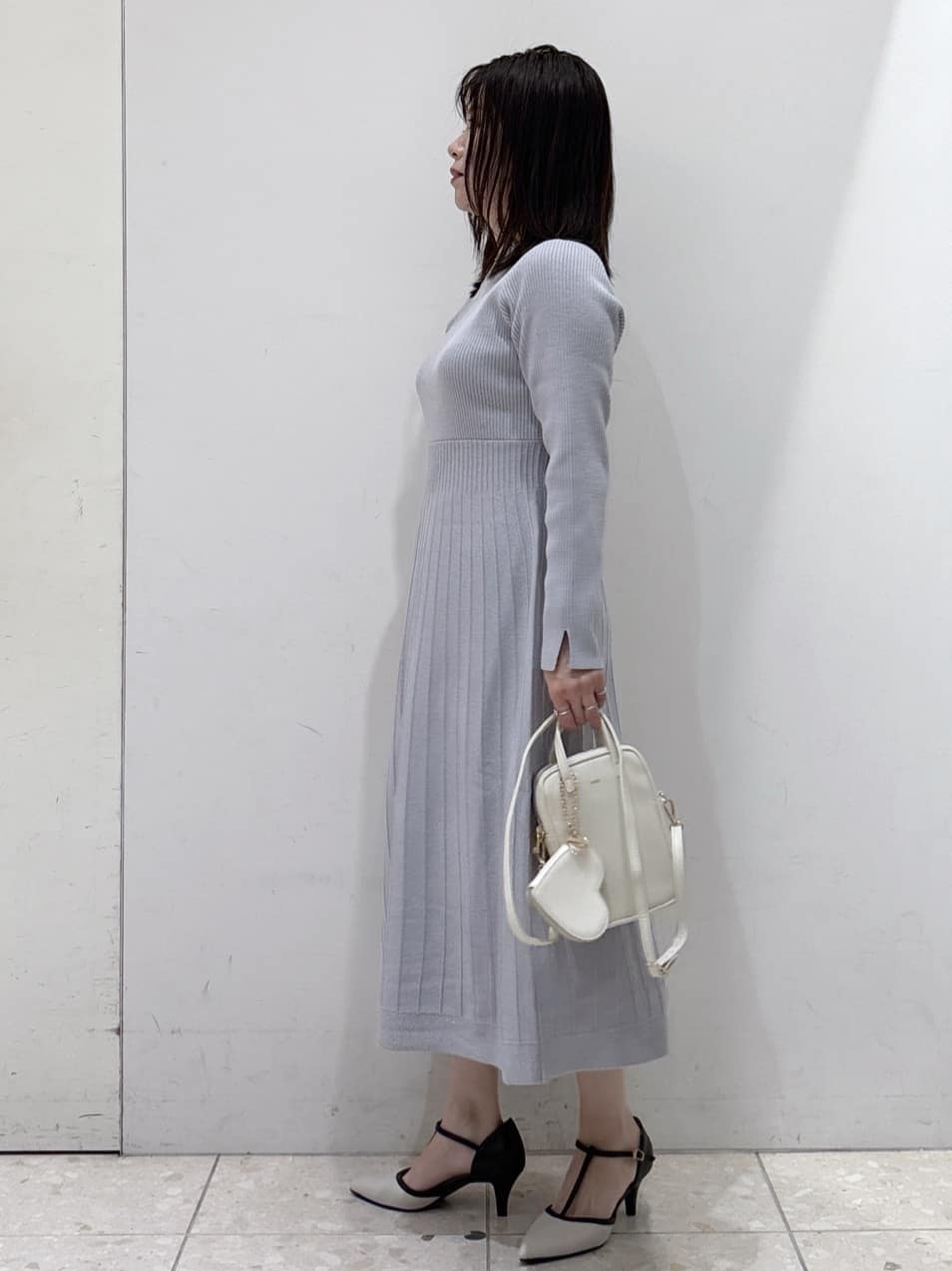mameさんの「OPAQUE.CLIP｜ラメフェザープルオーバーセット ニットワンピース【洗濯機OK】《XS～LL》」を使ったコーディネート