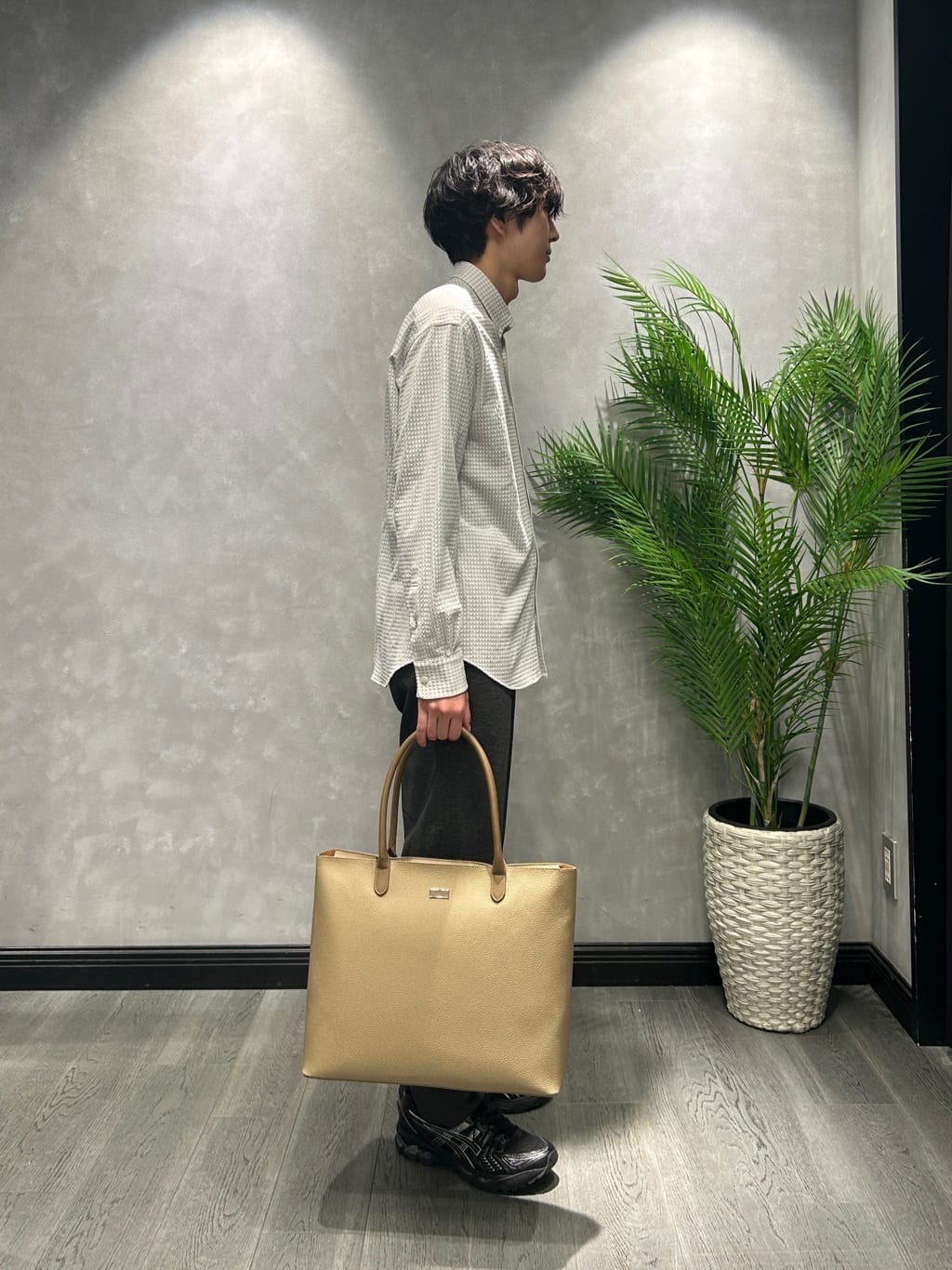 ruiさんの「TAKEO KIKUCHI｜【抗菌防臭/シーズンレス】シアサッカーギンガムチェック ストレッチシャツ」を使ったコーディネート