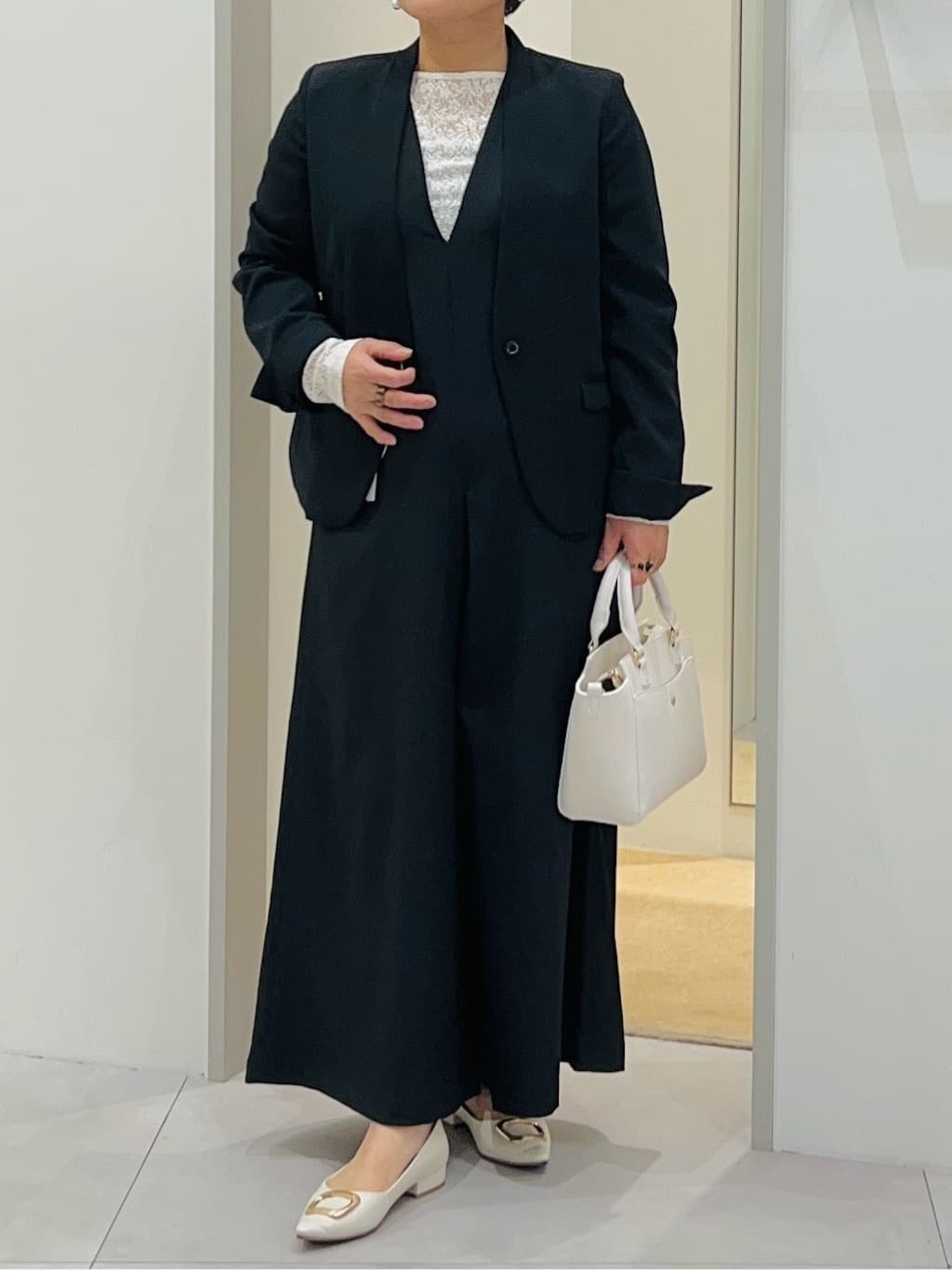 タナさんの「THE SHOP TK｜【通勤スタイルに】ダブルクロス ノーカラージャケット/セットアップ可」を使ったコーディネート