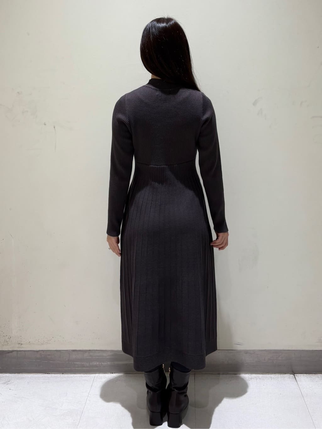 きみさんの「OPAQUE.CLIP｜ラメフェザープルオーバーセット ニットワンピース【洗濯機OK】《XS～LL》」を使ったコーディネート