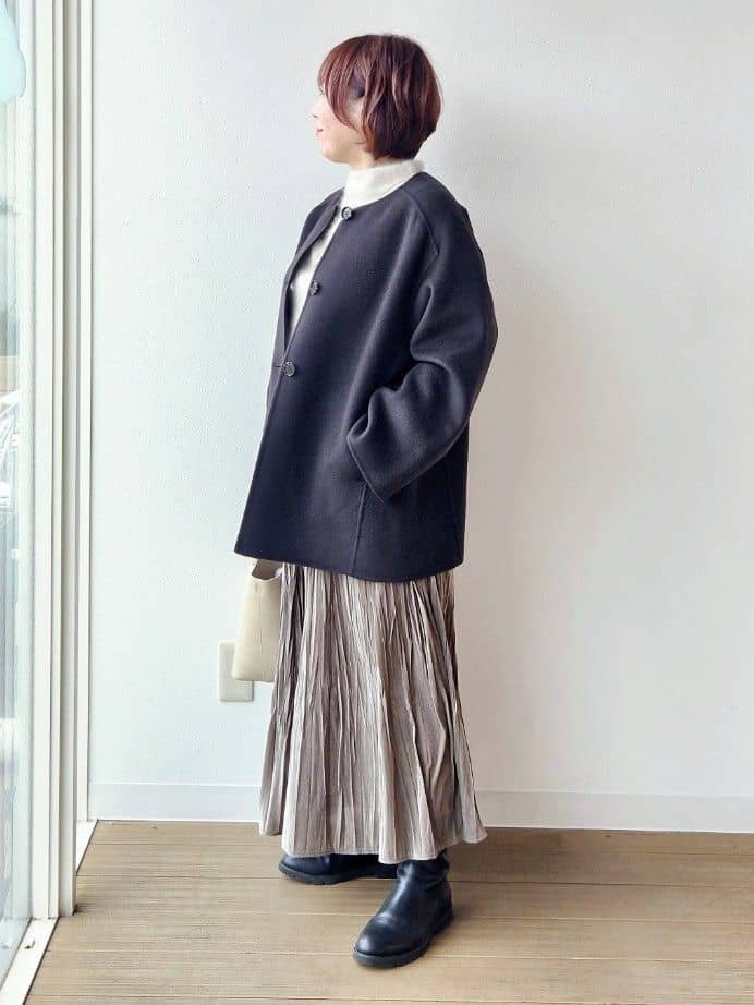 やじまさんの「UNTITLED｜【ミディ丈/軽やか】セミラグランリバー コート」を使ったコーディネート