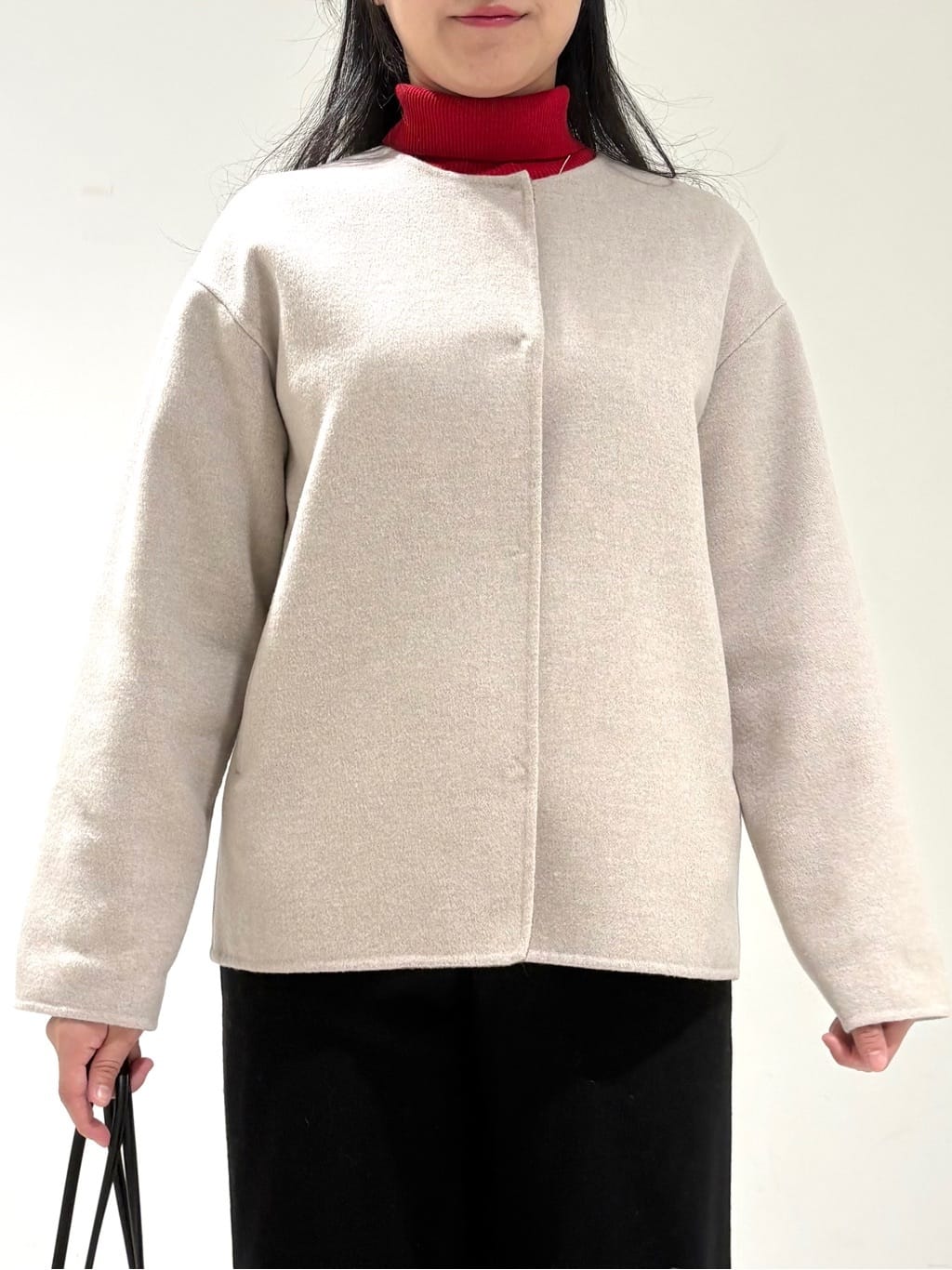 momokoさんの「INDIVI｜【配色デザイン／ショート丈】ウールリバー ノーカラーコート」を使ったコーディネート