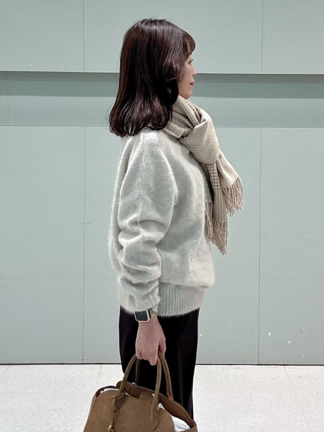 makiさんの「UNTITLED｜【大人な品格/ふわふわニット】フォックスカシミヤ コクーンニット」を使ったコーディネート