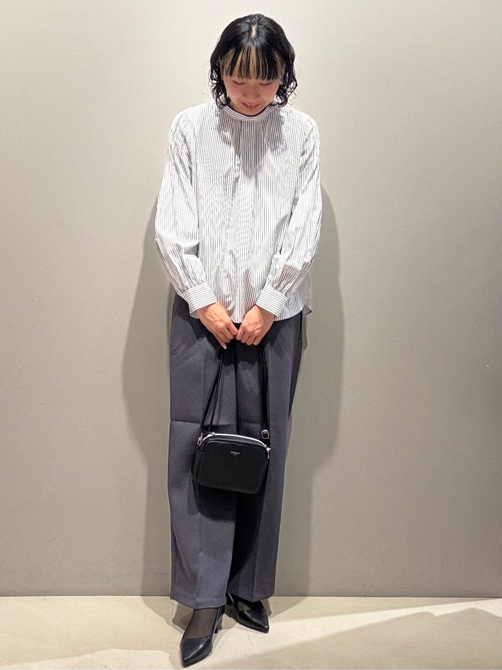 naoさんの「OPAQUE.CLIP｜《通勤対応》袖タックボリュームブラウス【洗濯機OK】」を使ったコーディネート