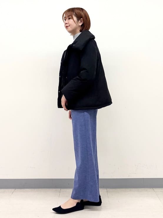 まいこさんの「INDIVI｜【撥水／洗える／デザイン衿】ステッチレス ショートダウンコート」を使ったコーディネート
