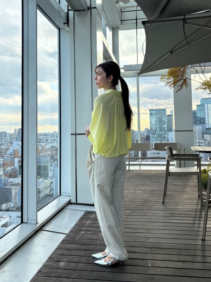 norimiさんの「INDIVI｜バルーンシアーブラウス【接触冷感】」を使ったコーディネート