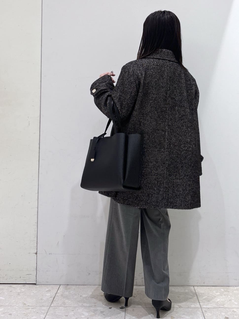 mameさんの「OPAQUE.CLIP｜ヘリンボーンステンカラーコート」を使ったコーディネート