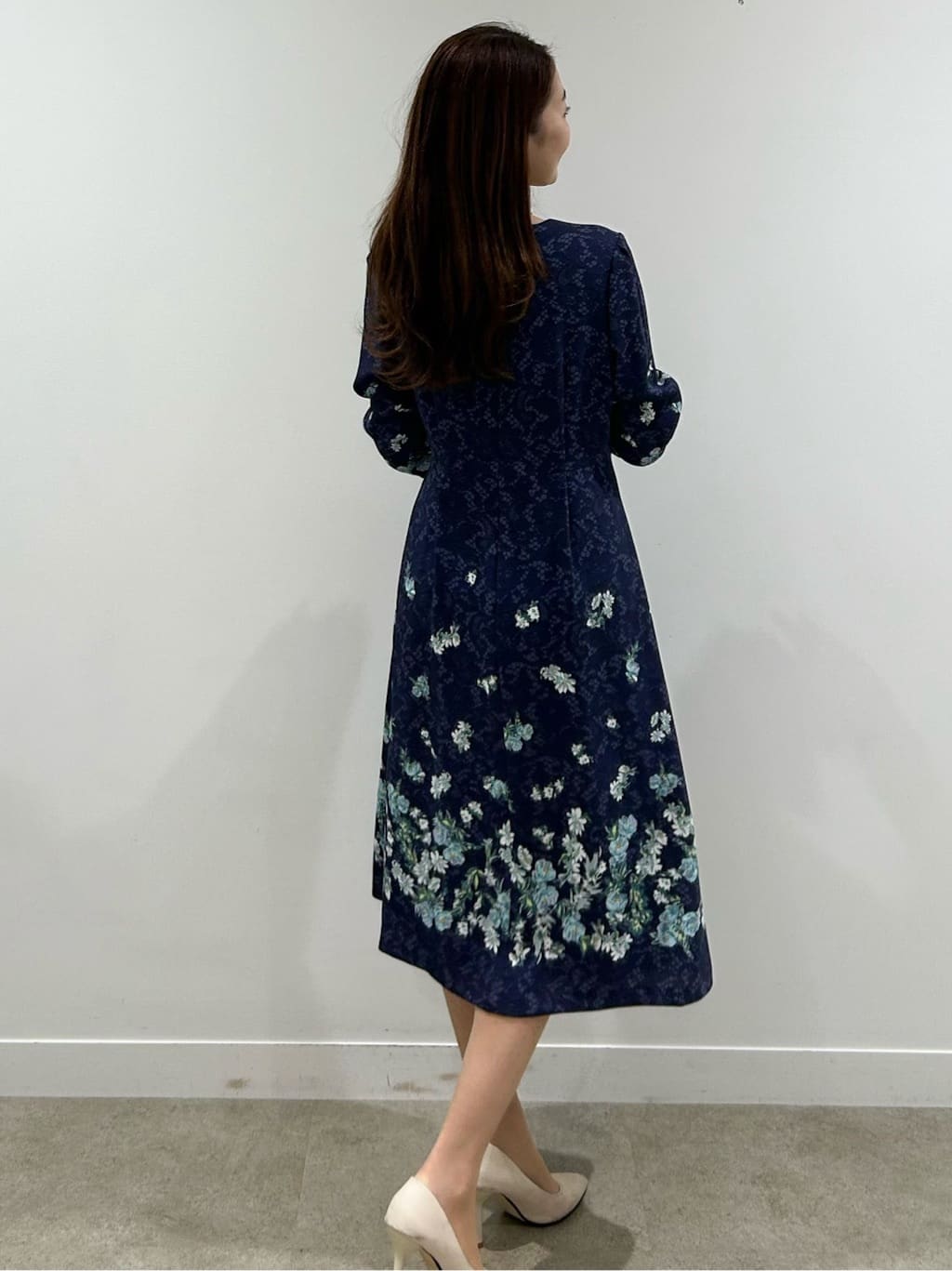 hayaseさんの「SunaUna｜【SS～L】レースプリントワンピース」を使ったコーディネート