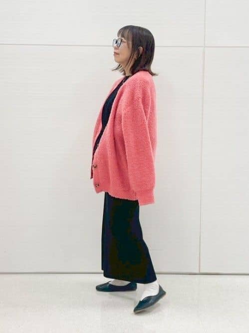 KIORIさんの「SHOO･LA･RUE｜【S-LL】思わず触れたくなる ふわふわ Vネックニットカーディガン」を使ったコーディネート