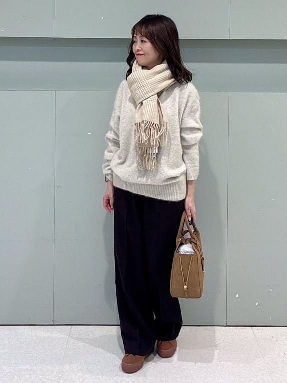 makiさんの「UNTITLED｜【大人な品格/ふわふわニット】フォックスカシミヤ コクーンニット」を使ったコーディネート