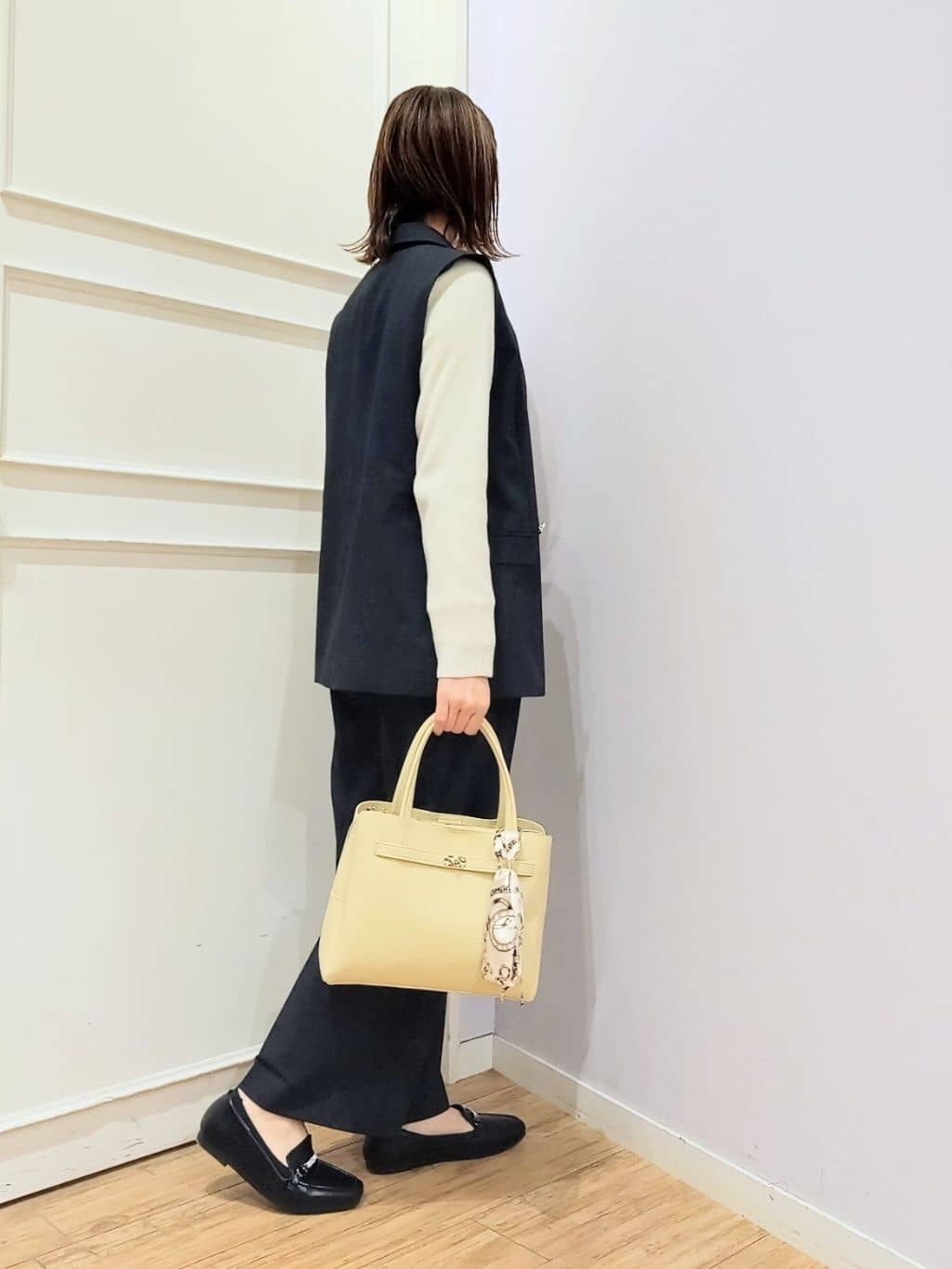 miomioさんの「SHOO･LA･RUE｜【セットアップ可/S-LL/洗濯機可】サッと羽織ってこなれ見え ダブルブレストジレ」を使ったコーディネート