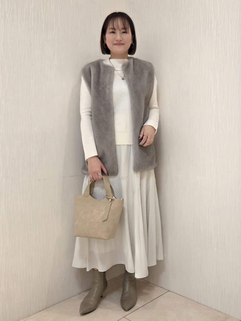 naokoさんの「UNTITLED｜【トレンド/ジレ】フェイクファーベスト」を使ったコーディネート