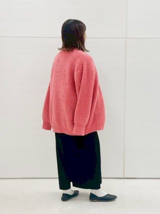 KIORIさんの「SHOO･LA･RUE｜【S-LL】思わず触れたくなる ふわふわ Vネックニットカーディガン」を使ったコーディネート
