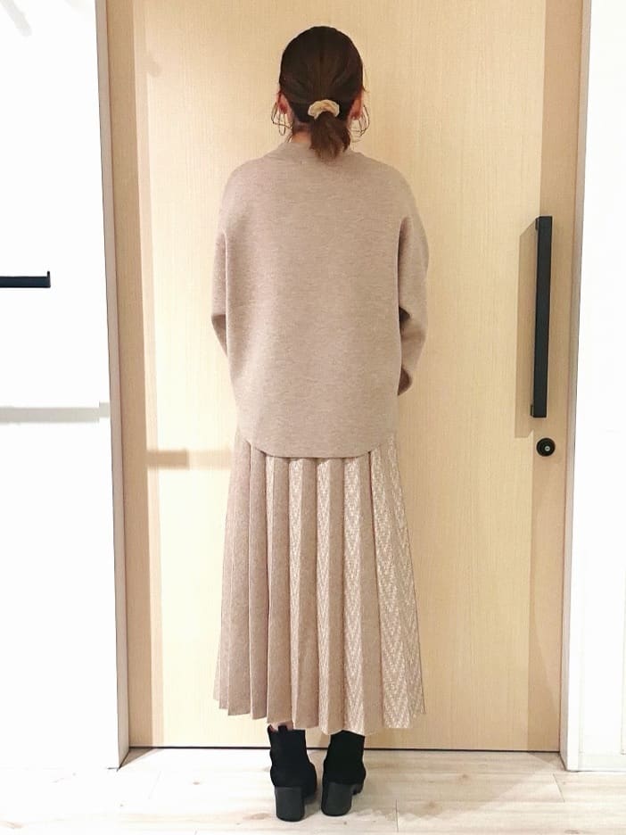 funafunaさんの「SHOO･LA･RUE｜【洗濯機可/セットアップ可／S-LL】新色追加 女性らしさ際立つ もちもちニットスカート」を使ったコーディネート