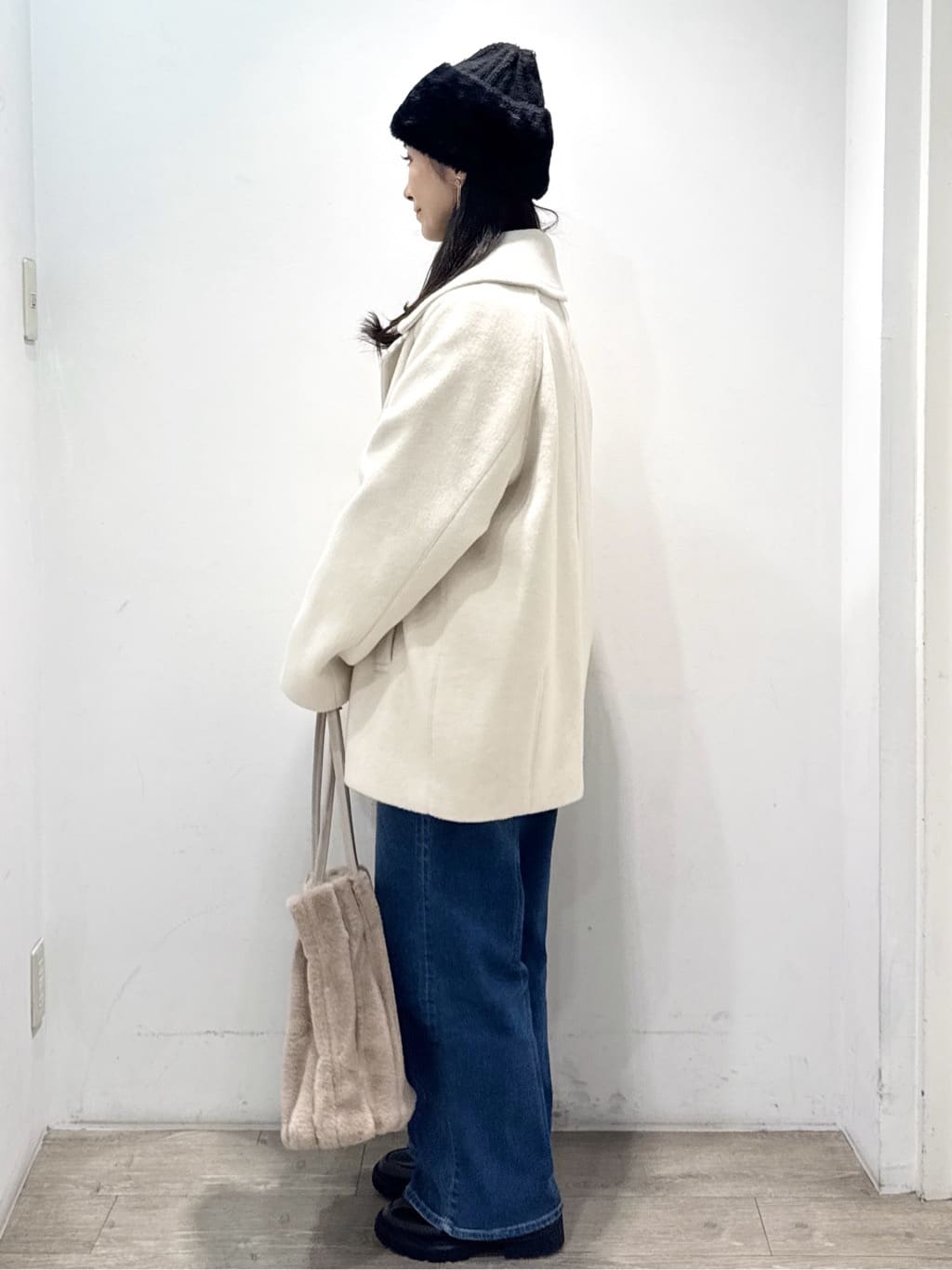 yuicciさんの「OPAQUE.CLIP｜カシミヤブレンドウールミドルピーコート」を使ったコーディネート