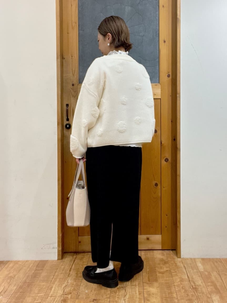 ゆみさんの「SHOO･LA･RUE｜【選べる4柄】ダブルZIPで着こなし色々 柄カーディガン」を使ったコーディネート