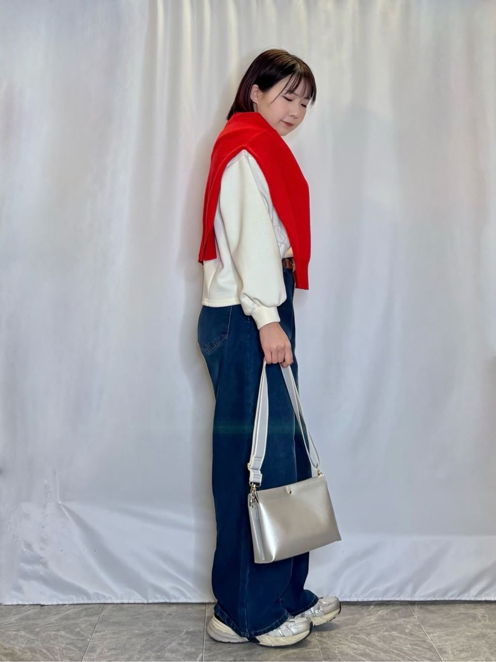 ネリさんの「SHOO･LA･RUE｜【洗濯機可/S-LL】厚すぎない　ゆったりシンプルもちもちニット」を使ったコーディネート