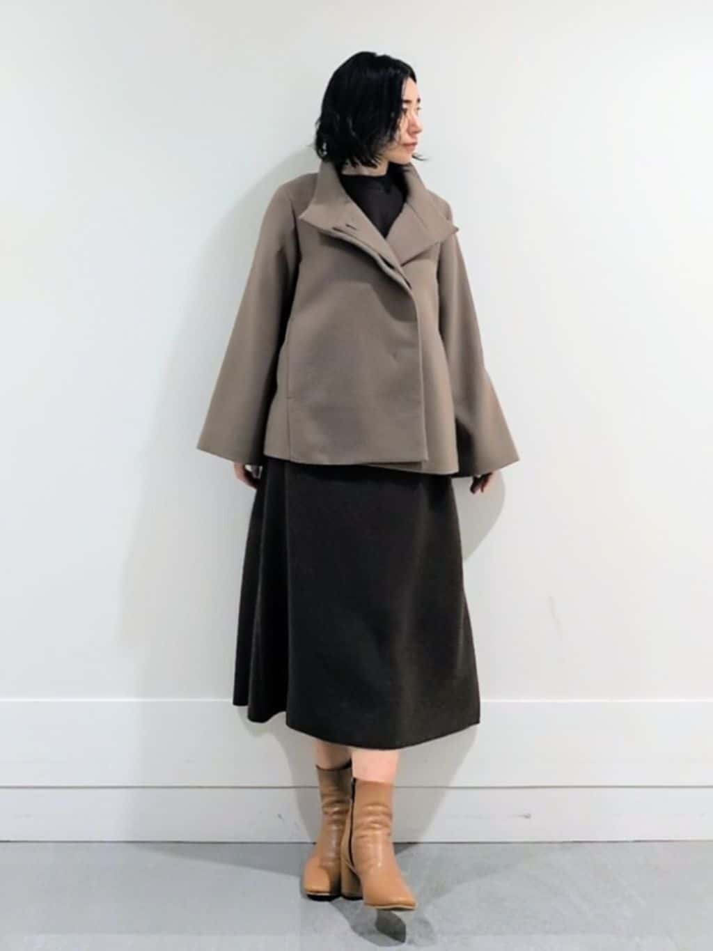 ミズタさんの「UNTITLED｜【着回しが効く／オンオフアウター】ウールショートコート」を使ったコーディネート