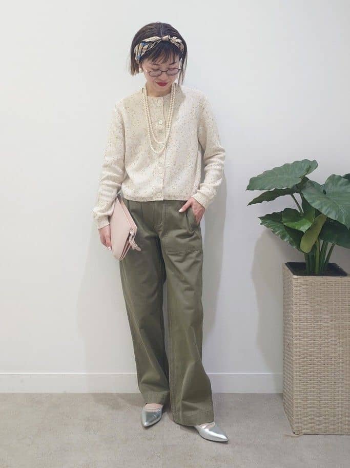 MUTSUKOさんの「UNTITLED｜【コットン100/洗える】サテンベイカーパンツ」を使ったコーディネート