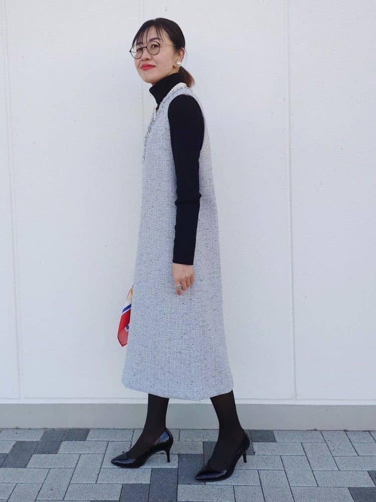MUTSUKOさんの「UNTITLED｜【洗える/細見え】ツイード ジャンパースカート」を使ったコーディネート