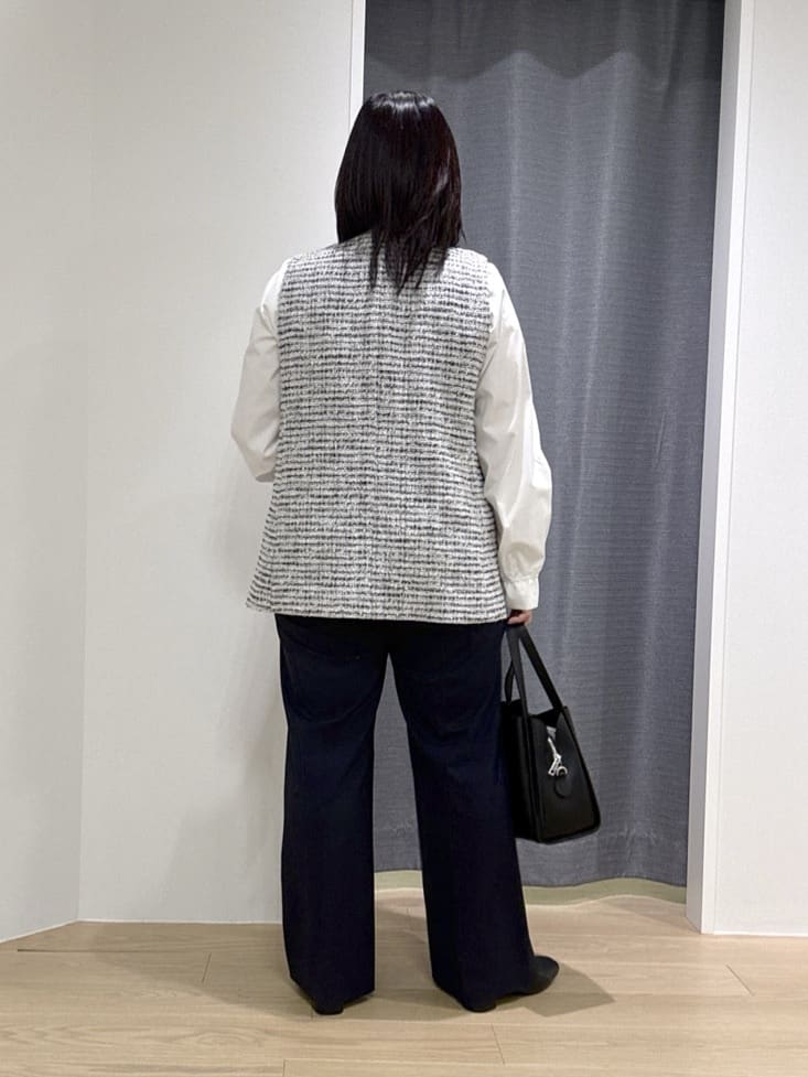 Akiさんの「INDIVI｜【2点セット／洗える】ツイードジレ＆ボウタイブラウス」を使ったコーディネート