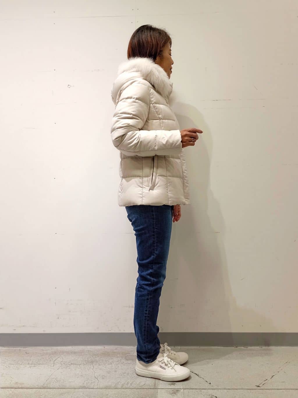 Kさんの「INDIVI｜【名品／撥水／抗菌防臭】ショート丈リサイクルダウンコート」を使ったコーディネート
