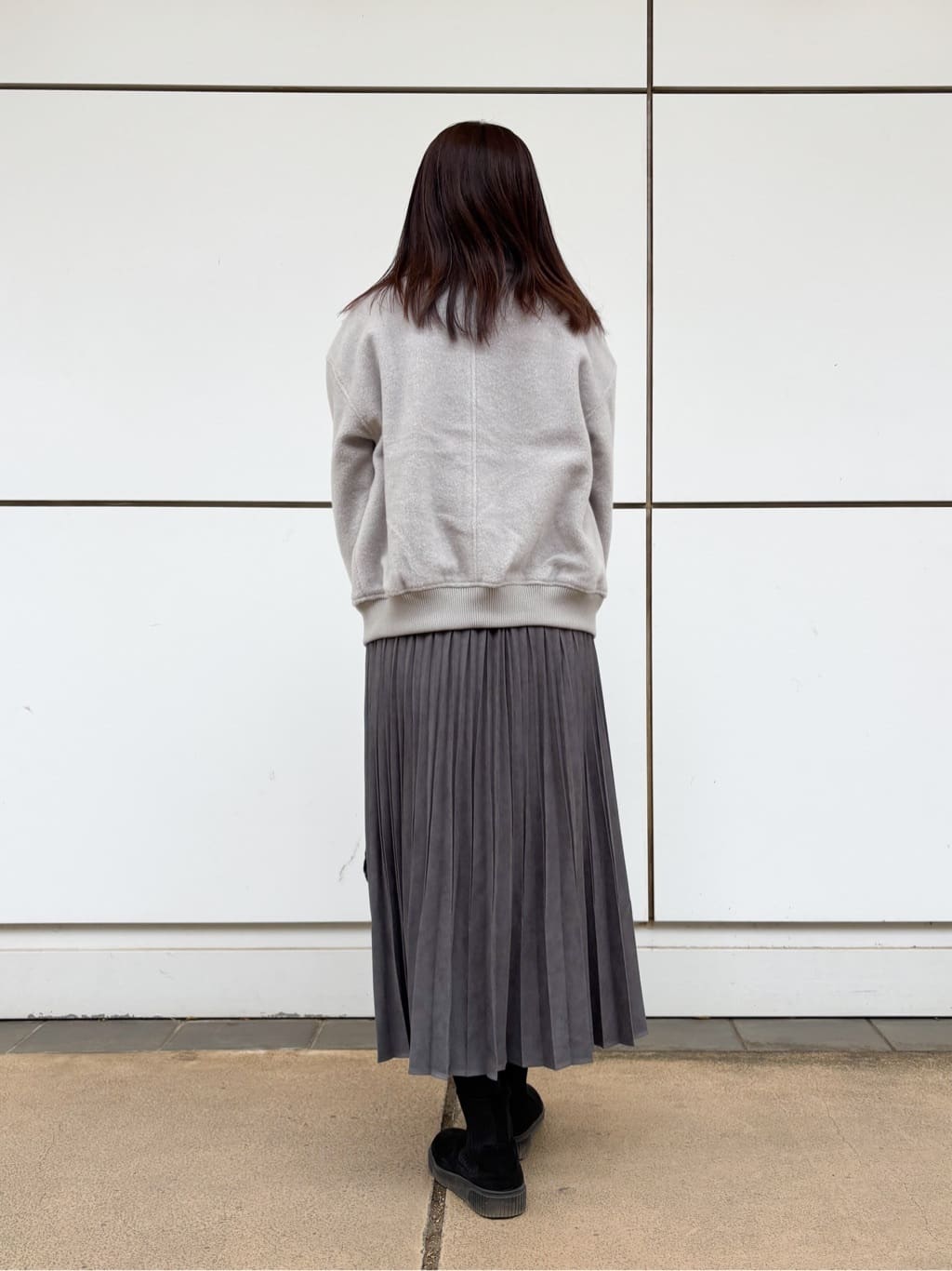 まいさんの「SHOO･LA･RUE｜【洗濯機可/S-LL】きれいめにもカジュアルにも スエードライク プリーツスカート」を使ったコーディネート