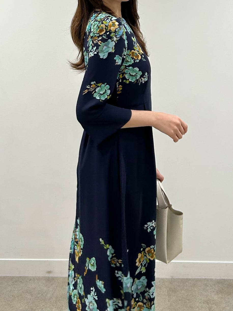 hayaseさんの「SunaUna｜【手洗い可】花柄パネルワンピース」を使ったコーディネート