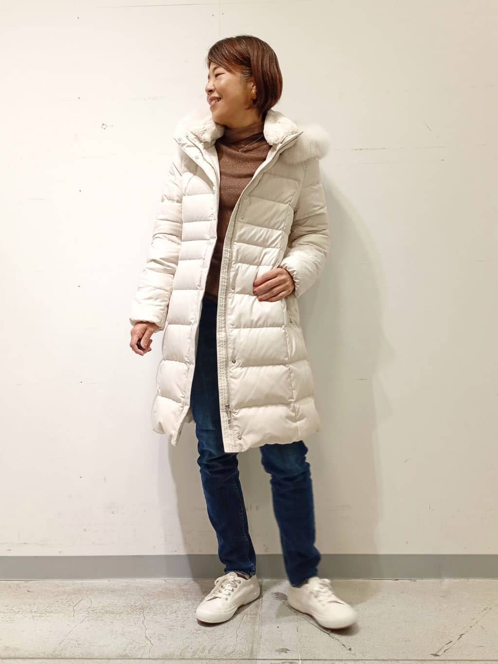 Kさんの「INDIVI｜【名品／撥水／抗菌防臭】ショート丈リサイクルダウンコート」を使ったコーディネート