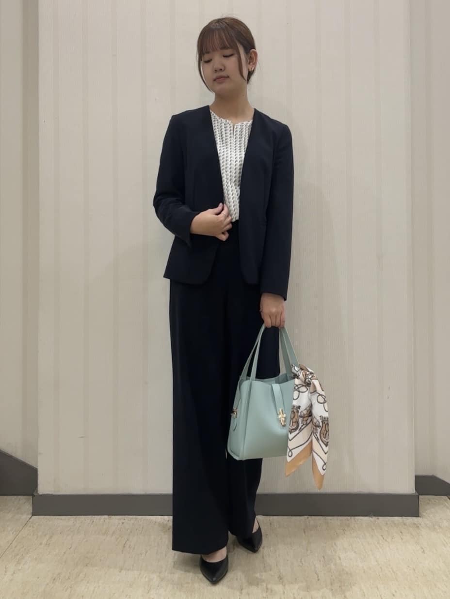ちひさんの「INDIVI｜【通勤スーツ／洗える】ストレッチワイドパンツ」を使ったコーディネート