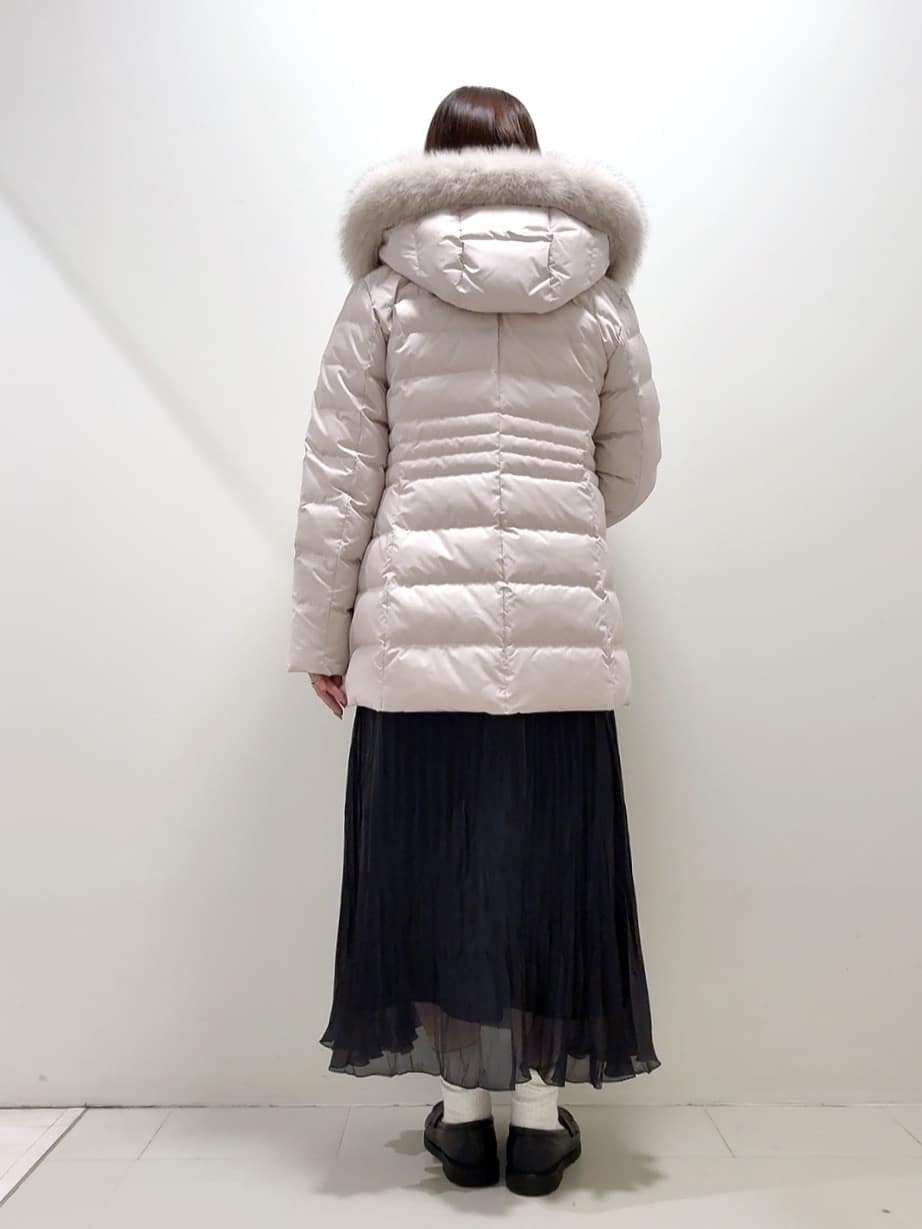 YUIさんの「UNTITLED｜【はっ水機能/フード取り外し可】ミディダウンコート」を使ったコーディネート