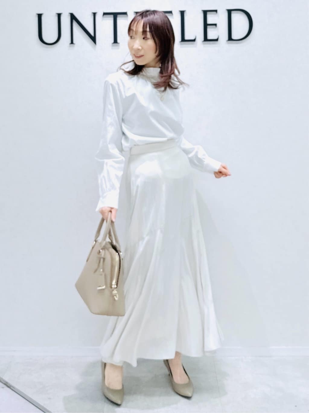 Miwaさんの「UNTITLED｜◆【コットン100/洗える】シャーリングフリルネックブラウス」を使ったコーディネート