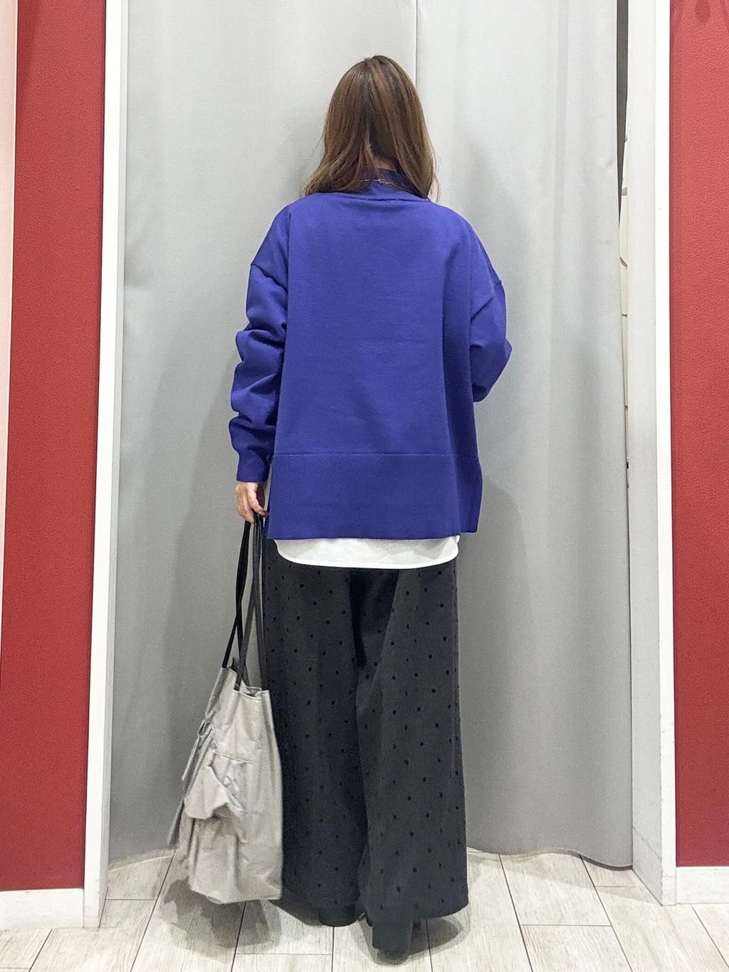 shioさんの「SHOO･LA･RUE｜【2点セット/洗濯機可/S-LL】着回しがきく もちもちハイネックニット+裾シャツインナー」を使ったコーディネート