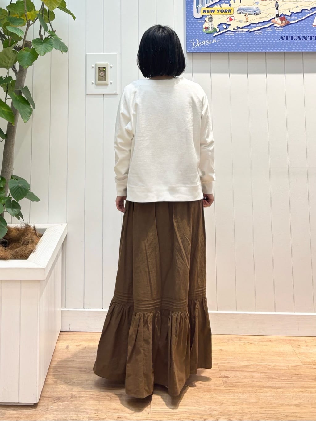 OKADAさんの「Dessin｜【洗える】ラグラン切り替えミニロゴカットソー」を使ったコーディネート