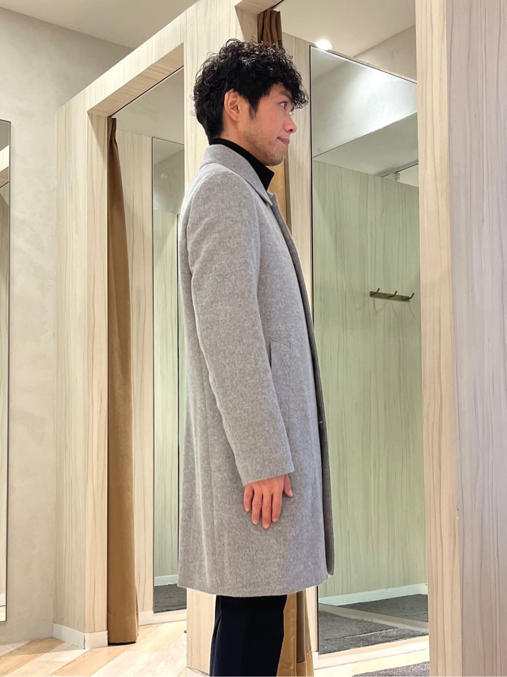 URAさんの「TAKEO KIKUCHI｜カシミヤブレンド ビーバー調ステンカラーコート」を使ったコーディネート