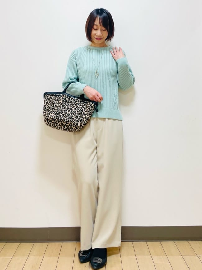 Riiさんの「Reflect｜【ウエスト総ゴム／セットアップ可】フルレングスストレートパンツ」を使ったコーディネート