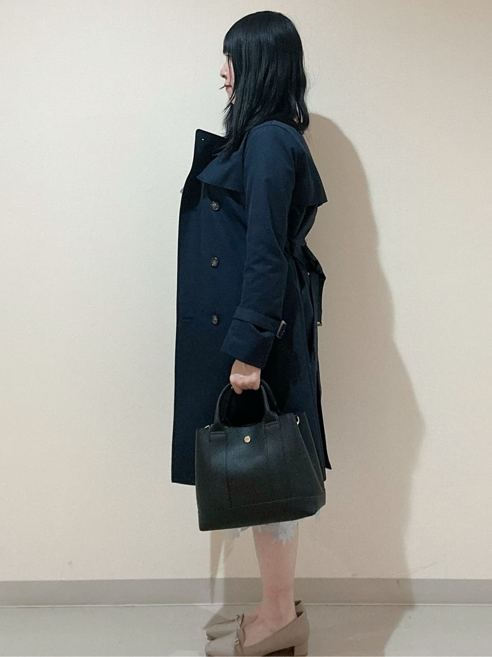 カナコさんの「index｜撥水トレンチコート【洗濯機OK／花粉対応】《XS～3L》」を使ったコーディネート