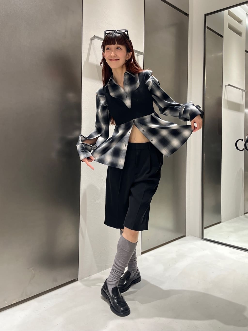 Rielさんの「CODE A｜heyep｜Chunky Square Eyewear」を使ったコーディネート