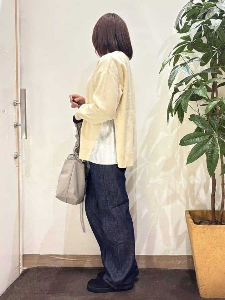 TOWAさんの「SHOO･LA･RUE｜【洗濯機可/S-LL/体型カバー】横姿もきれい見え スポンディッシュ Aライントップス」を使ったコーディネート