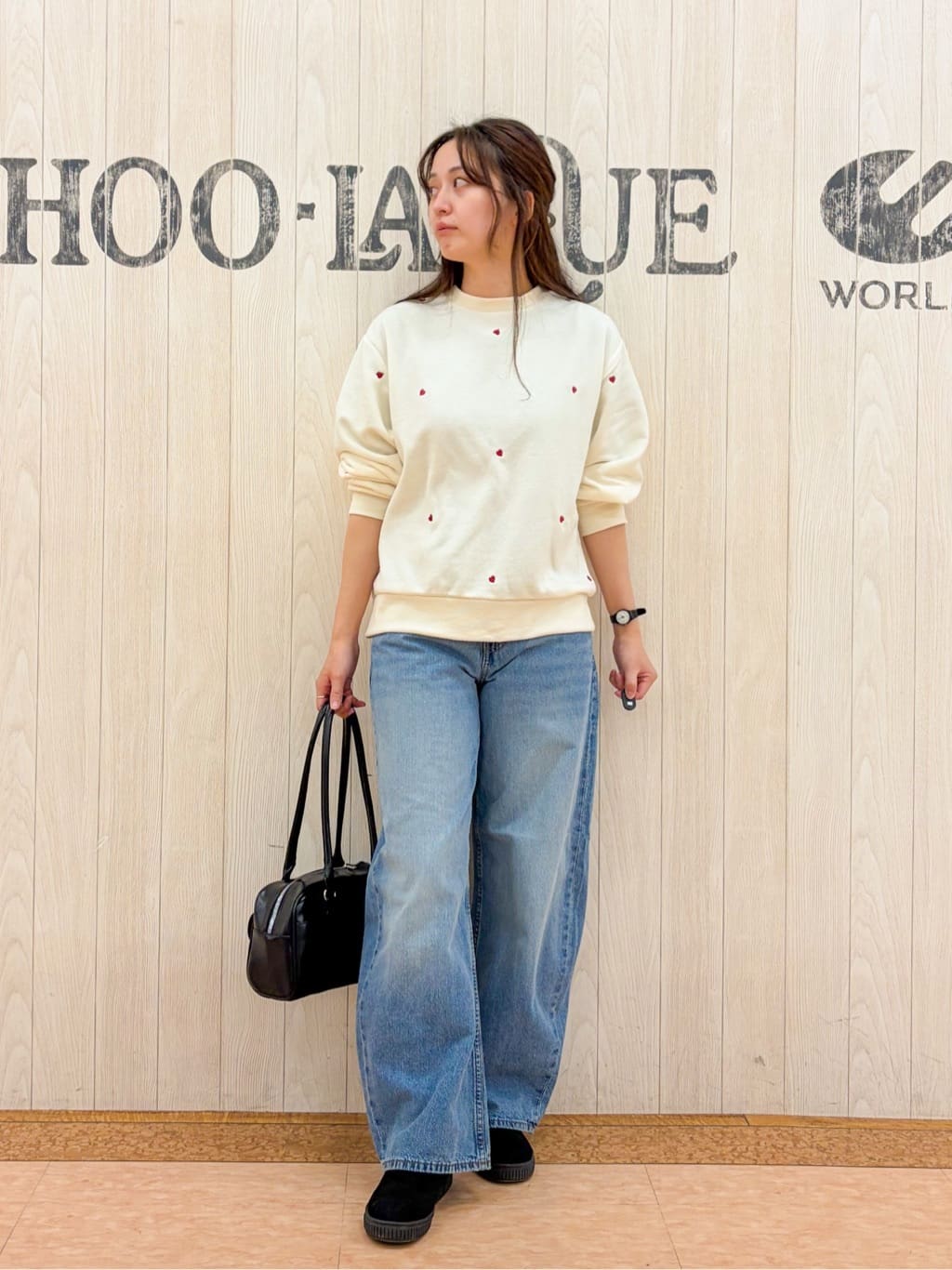 Nakaさんの「SHOO･LA･RUE｜【洗濯機可】小さめ刺繍で大人見え アソート裏起毛スウェット」を使ったコーディネート
