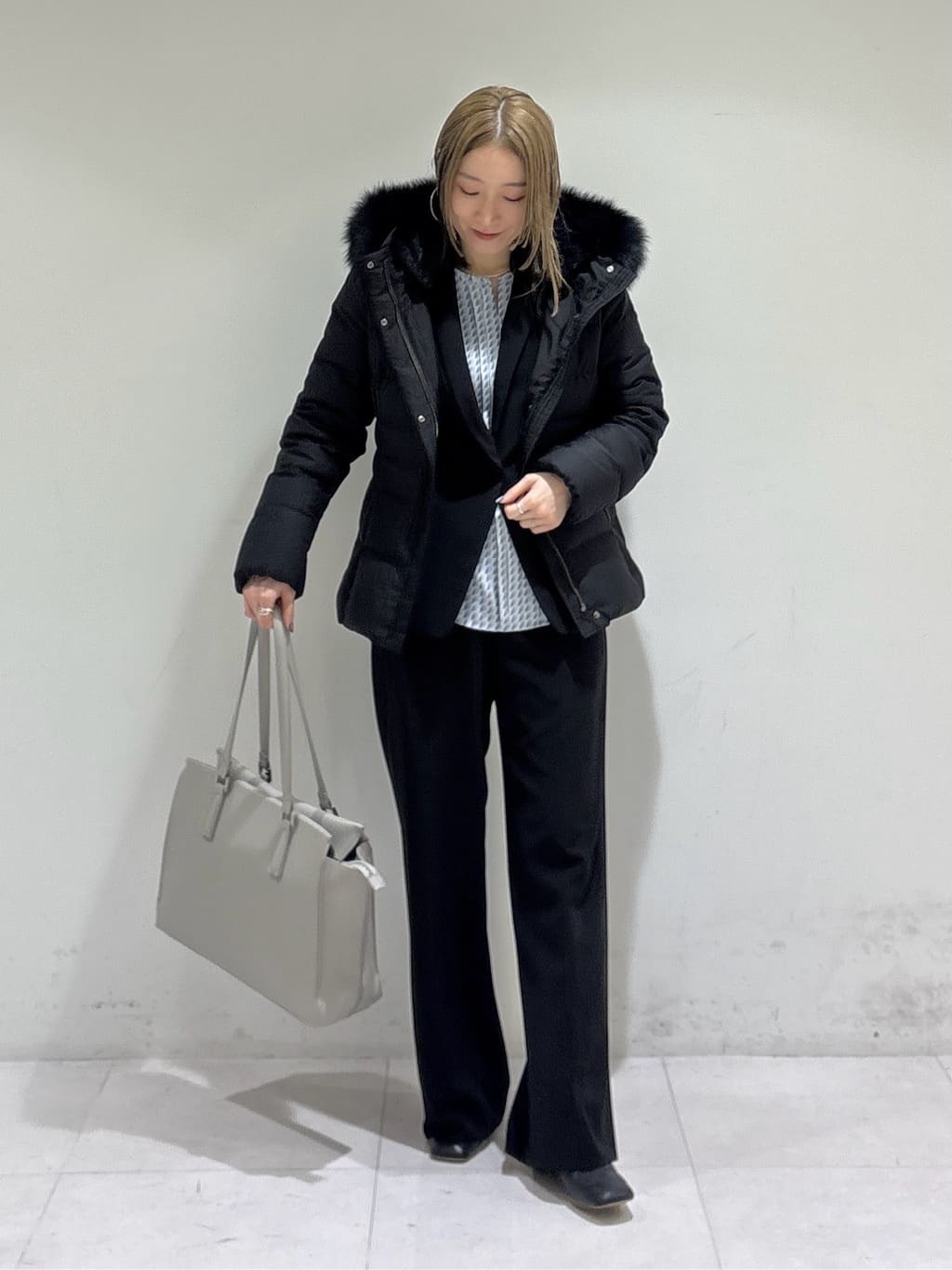 kotakiさんの「INDIVI｜【名品／撥水／抗菌防臭】ショート丈リサイクルダウンコート」を使ったコーディネート