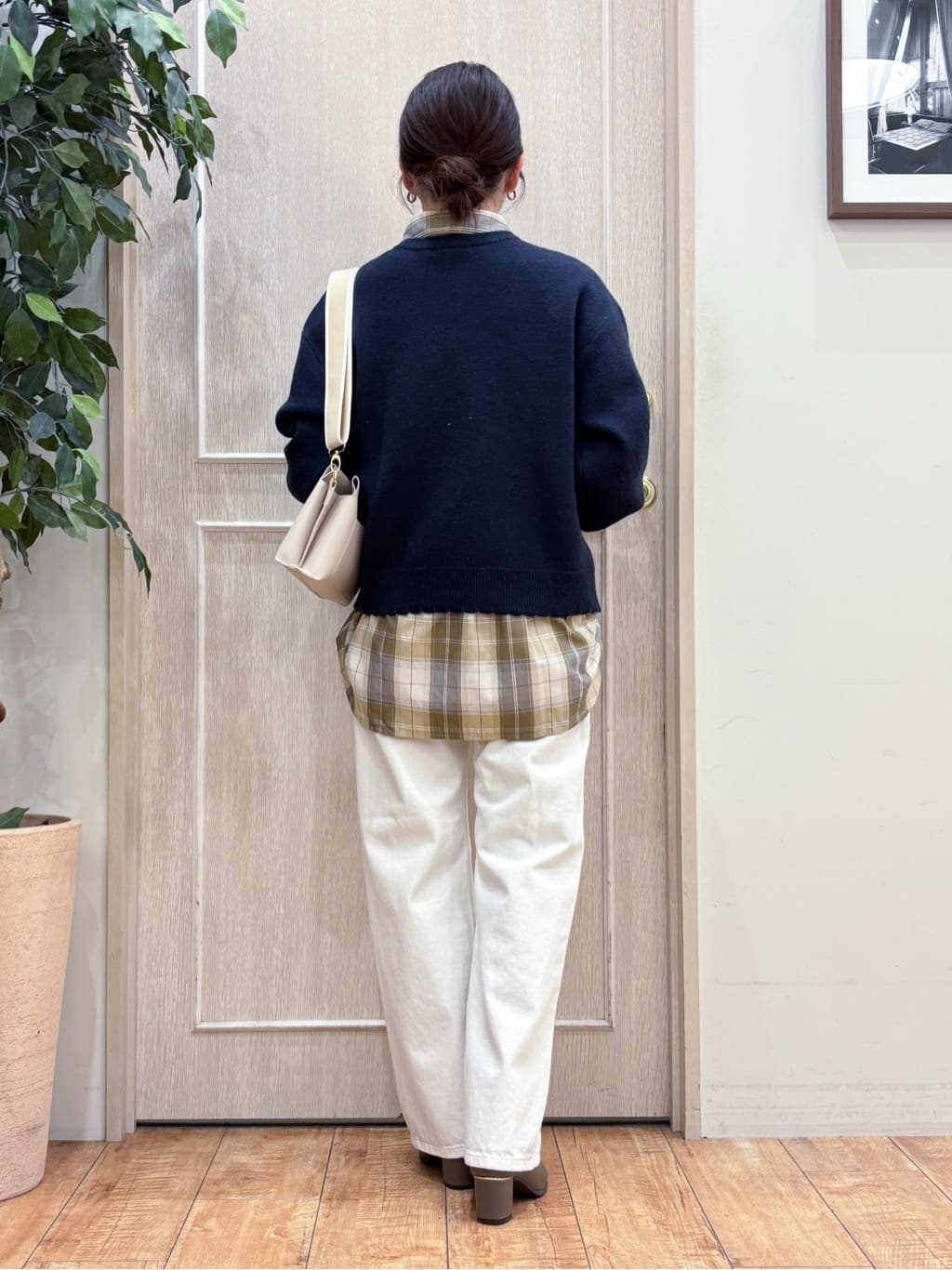なみさんの「SHOO･LA･RUE｜【洗濯機可/S-LL】裾スカラップが差がつく コード刺繍ロゴニット」を使ったコーディネート