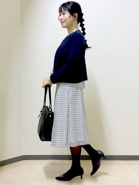  beni_gingerさんの「Reflect｜【きちんと見え／セットアップ可／通勤におすすめ◎】ペプラムプリントブラウス」を使ったコーディネート