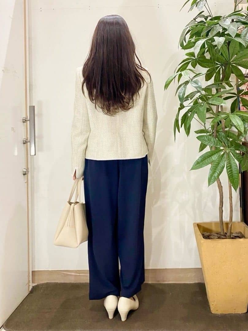 AYUMIさんの「SHOO･LA･RUE｜【S-3L】オンとオフで印象が変わる ライトツイードジャケット」を使ったコーディネート