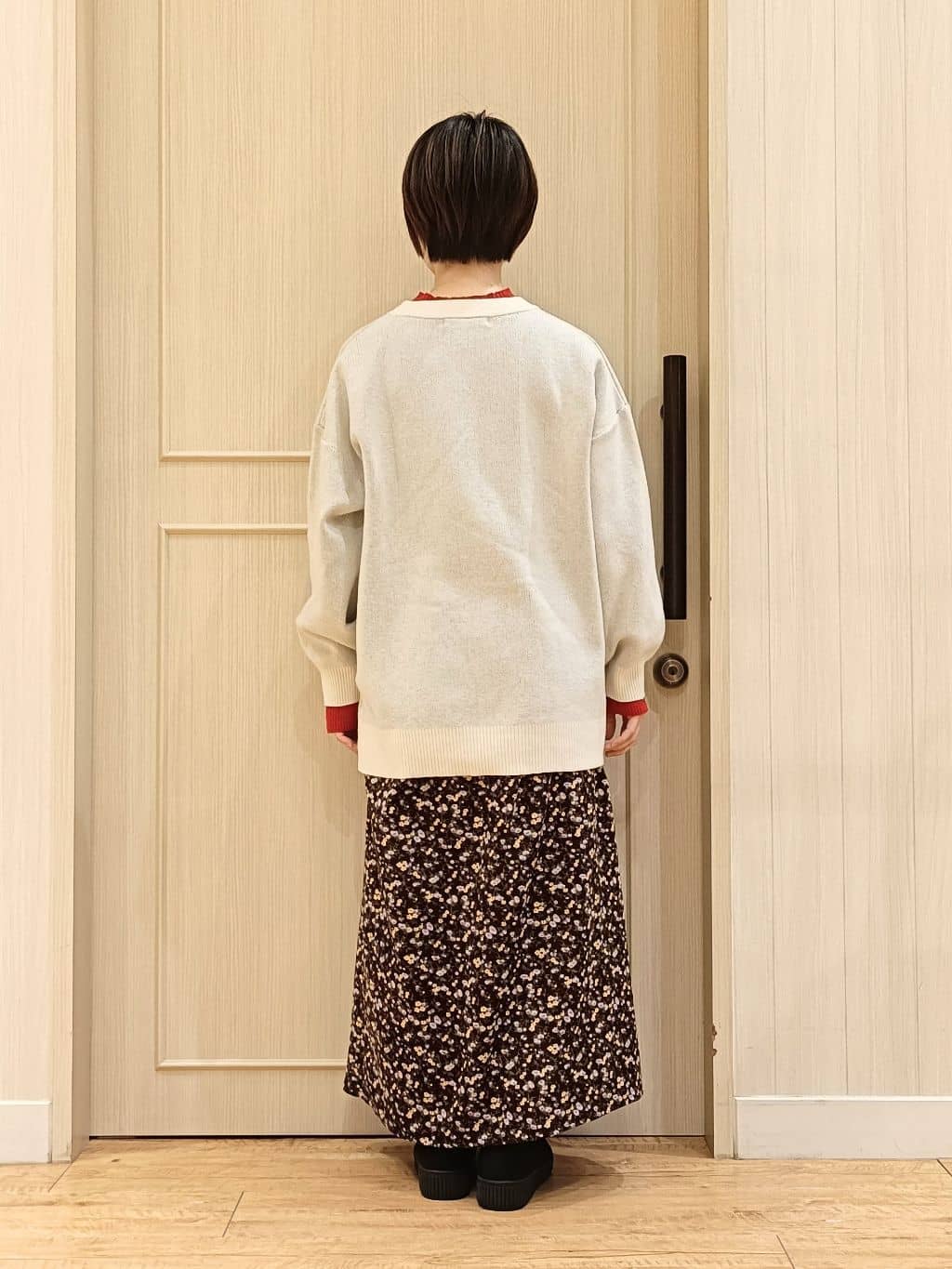 manikoさんの「SHOO･LA･RUE｜【絶妙なゆるピタ/洗濯機可】ちくちくしにくい リブハイネックやわらかニット」を使ったコーディネート