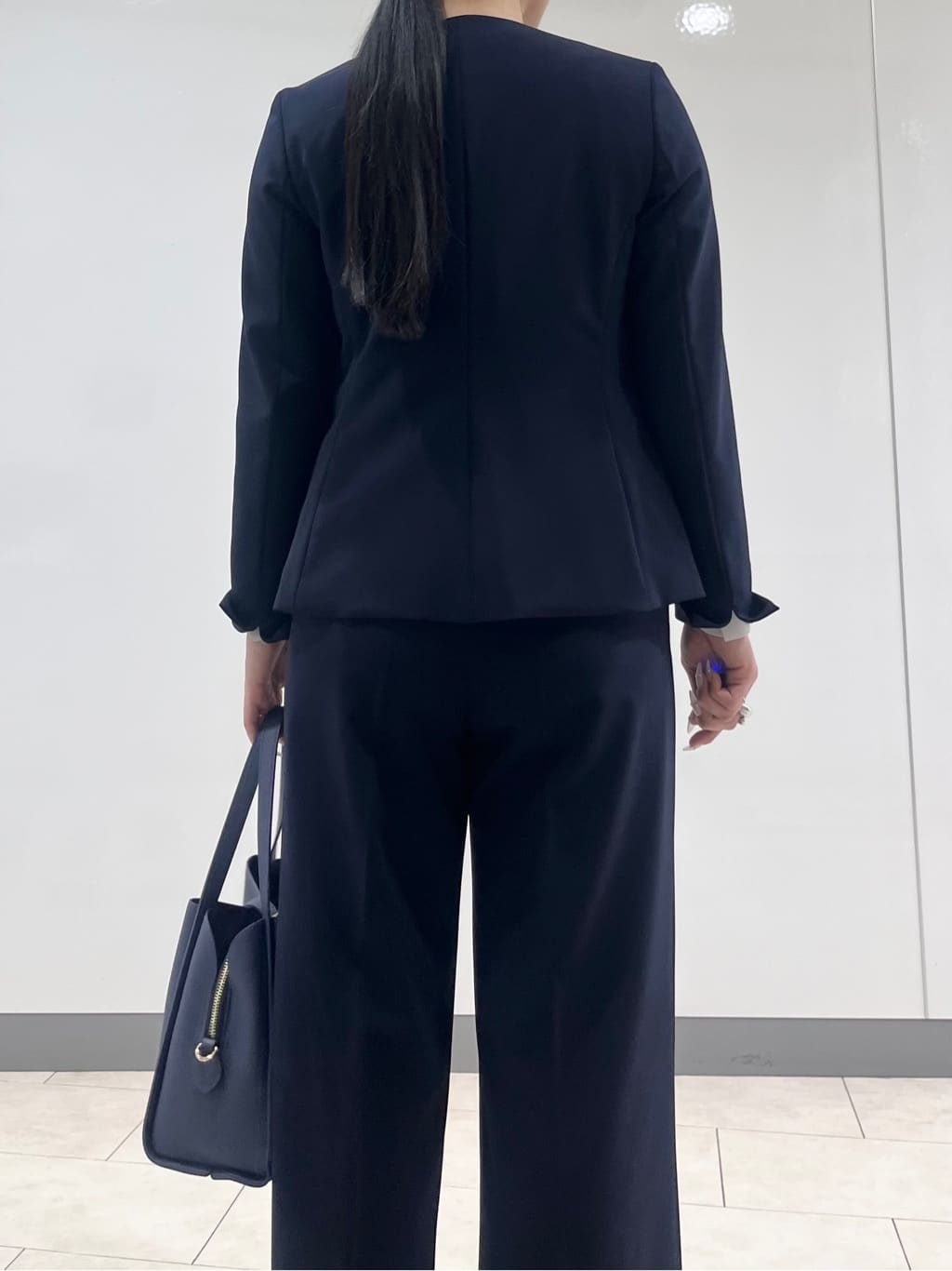 hasuさんの「INDIVI｜【洗える】ラッフルサテンブラウス」を使ったコーディネート