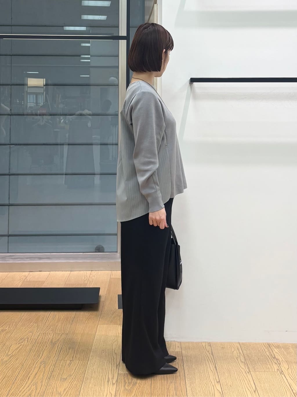 asamiさんの「INDIVI｜【洗える／選べる8色】トーンアップニット」を使ったコーディネート