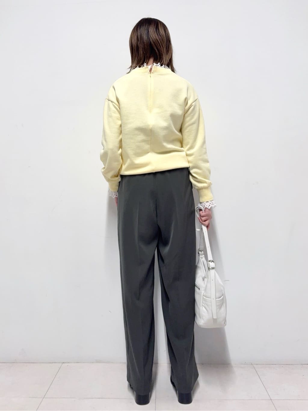 Nishijimaさんの「DRESSTERIOR｜◆取り外しフリル付き裏毛プルオーバー」を使ったコーディネート
